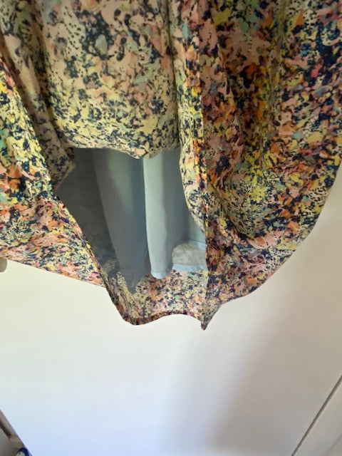 CKS jurk kleurrijke bloemenprint maat S 36 inclusief onderjurk