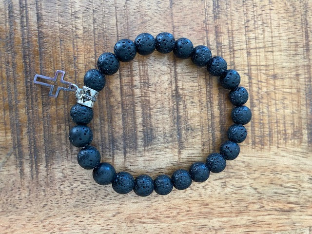 Zwarte kralenarmband met kruisje