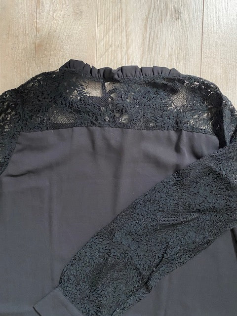 Zwarte longsleeve met kant maat XL