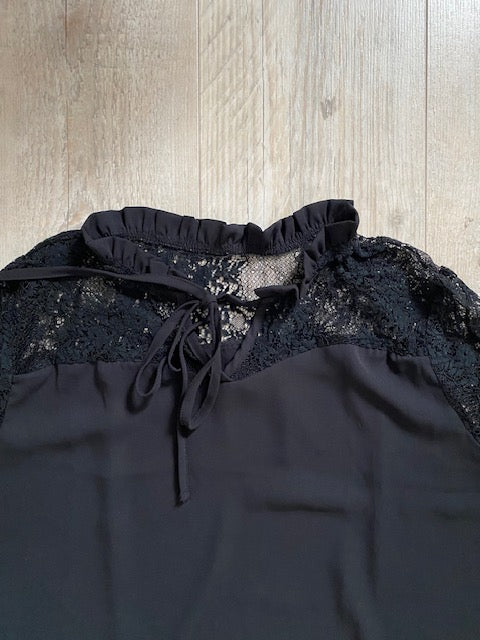 Zwarte longsleeve met kant maat XL